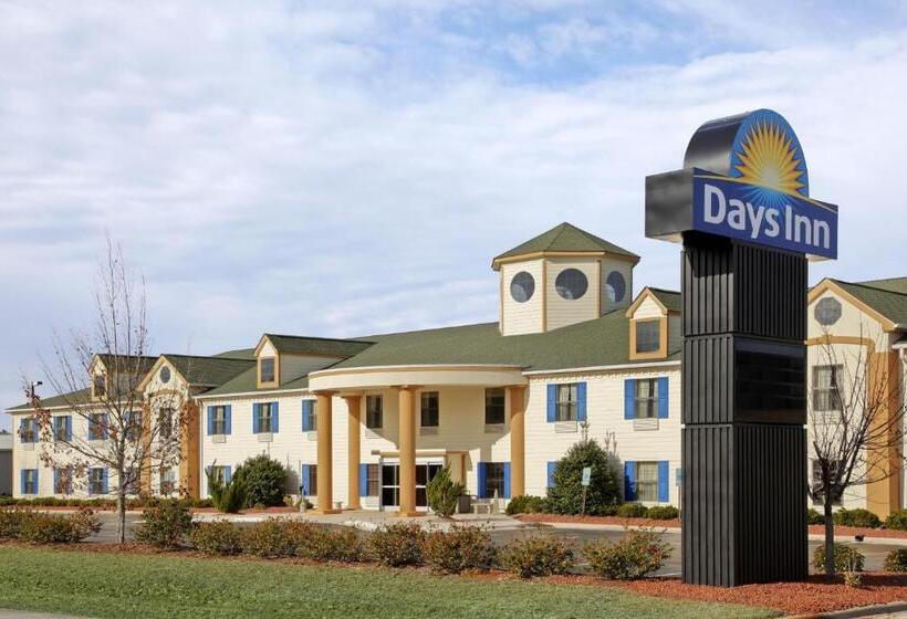 Номер Стандарт Адаптированный для Инвалидов, Days Inn By Wyndham Shallotte