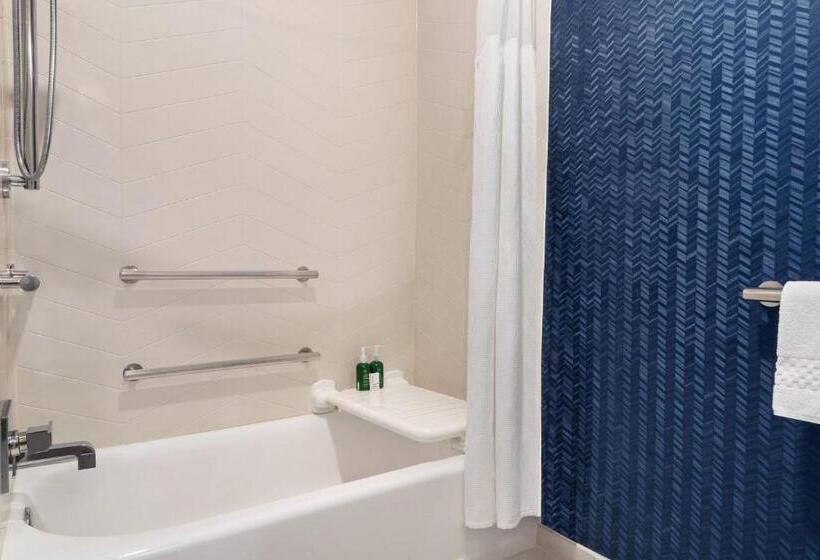 장애인을 위한 스탠다드 룸, Fairfield Inn Scranton