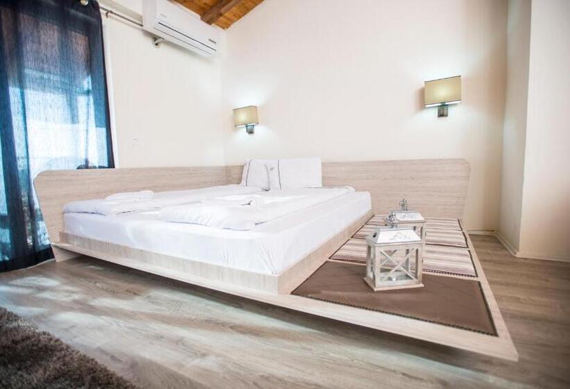 Superior room with lake view, Vila Bisera