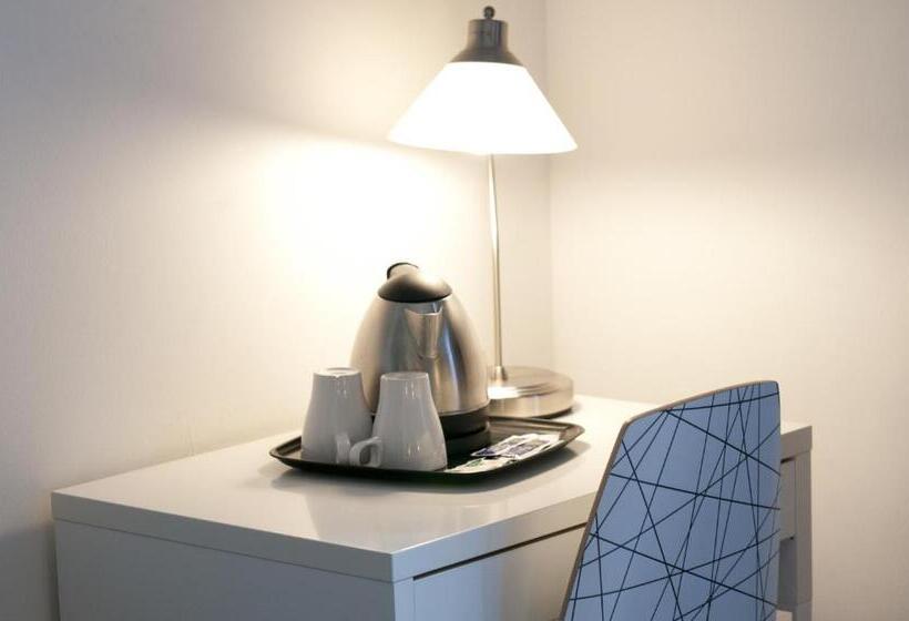 اتاق استاندارد سه نفره, Hostal Live Barcelona