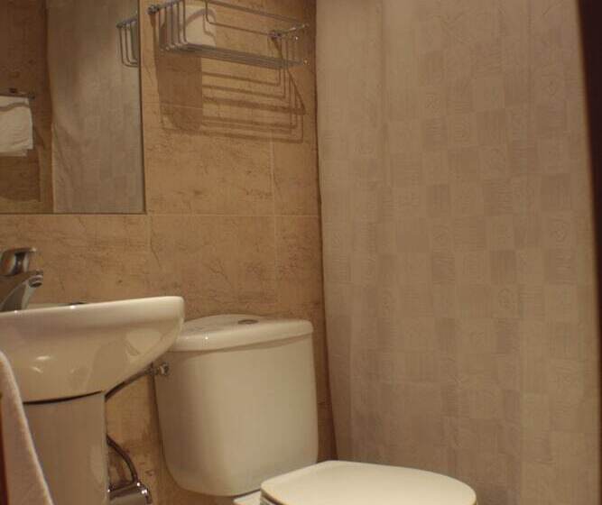 اتاق استاندارد یک نفره, Hostal Santa Cruz