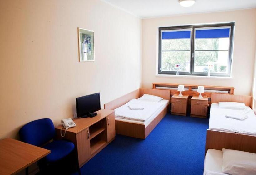 Quarto Triplo Estandar, Gdańska Szkoła Szermierki