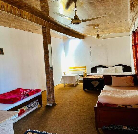 اتاق خانوادگی, Tourist Cottage Hunza