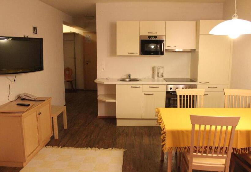 Апартаменты 2 Спальни с Балконом, Pension Luzenberg