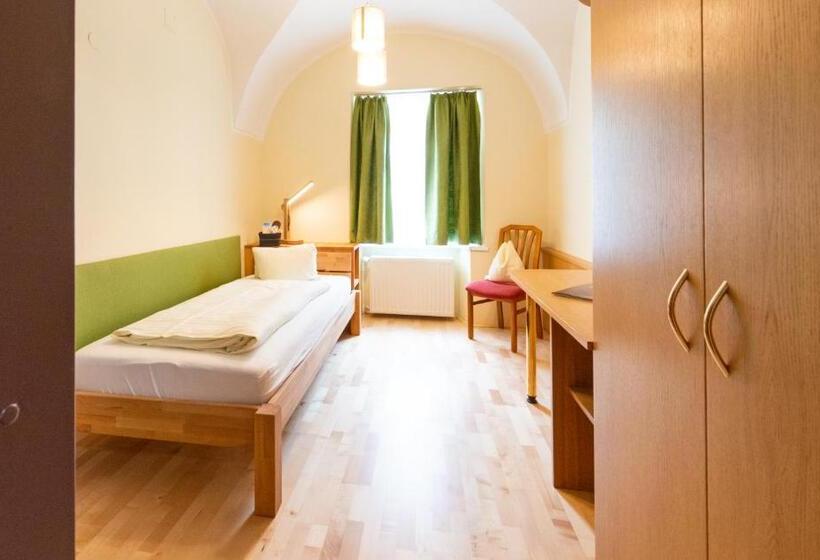 اتاق استاندارد یک نفره, Landhotel Pacher