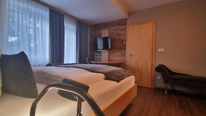 Семейный Номер, Pension Linder
