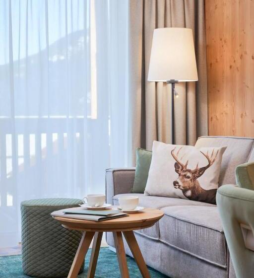 جناح مزوَّد بشرفة, Zugspitz Resort