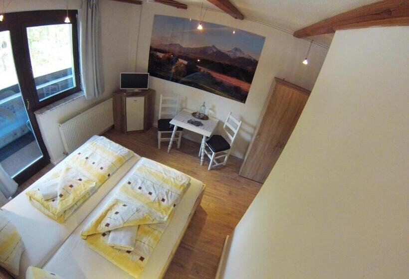 标准间, Karawanken Lodge