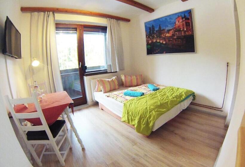 带1个卧室的带阳台的公寓, Karawanken Lodge
