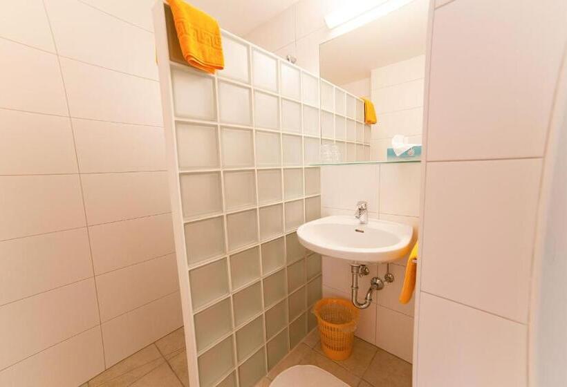 带阳台的三人标准间, B&b Landhaus Vierthaler