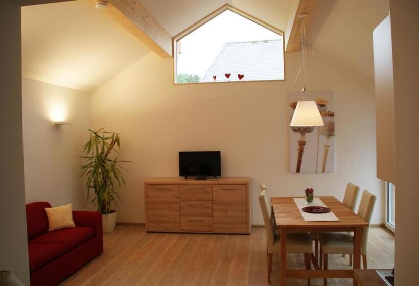 1 Bedroom Apartment Lake View, Garni Buchinger