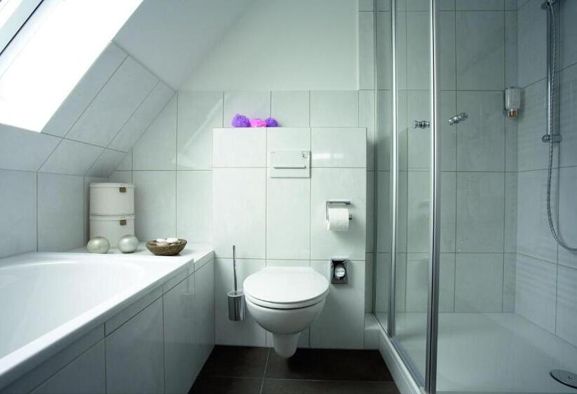 شقة غرفة واحدة, Romantik Berghotel Astenkrone