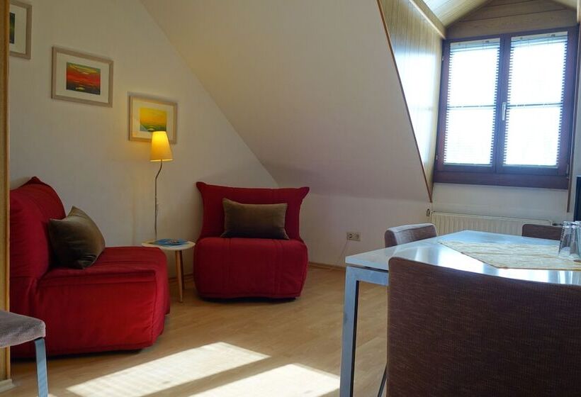 آپارتمان 1 خوابه, Pension Am Helenenwall