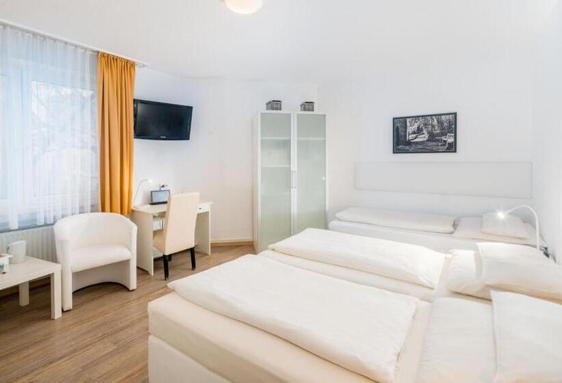 Номер Стандарт Трехместный, Stadt Gut Hotel Rheinischer Hof