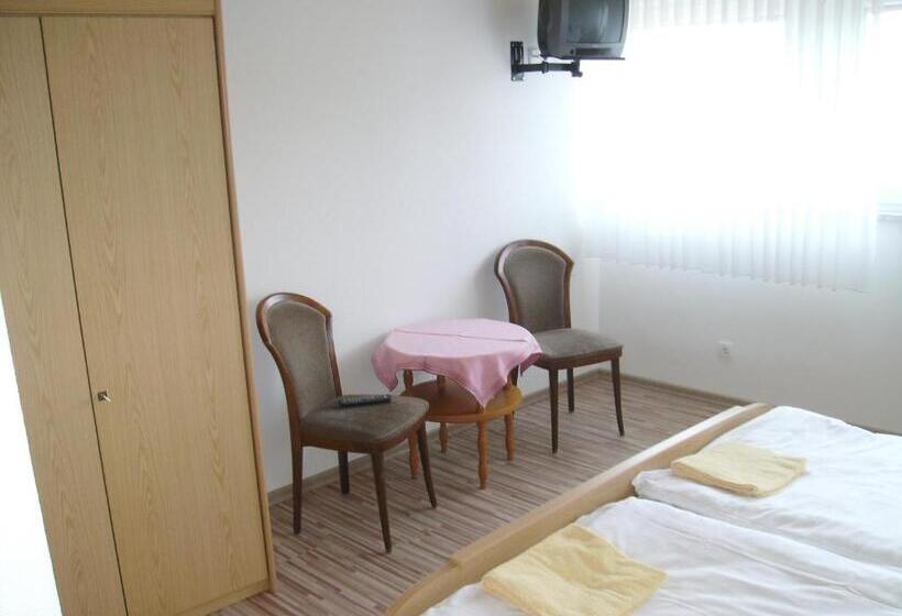 Номер Стандарт, Landgasthaus Hubertusklause
