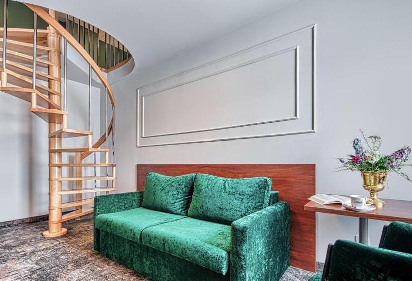 اتاق خانوادگی, St Lukas Medical & Spa