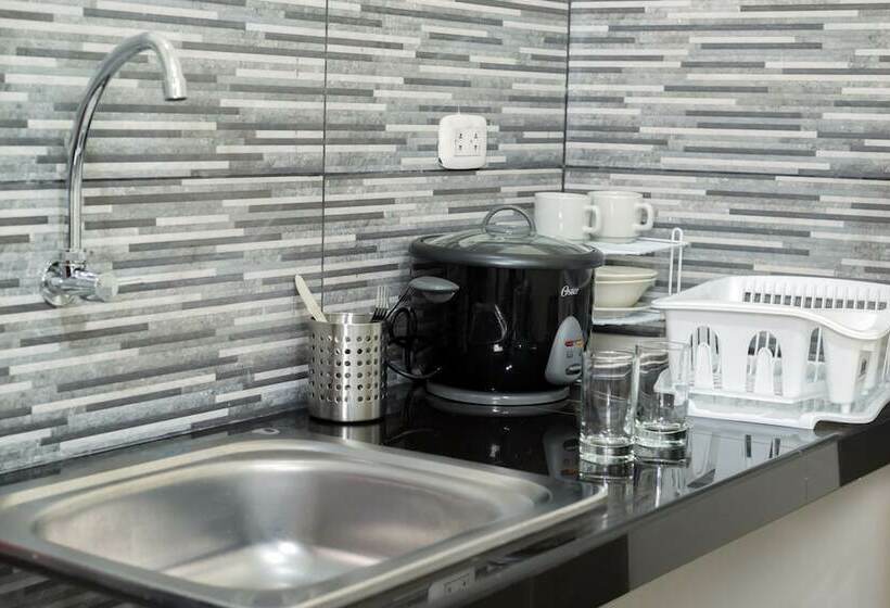 Economy Studio, Gran Imperial Premium