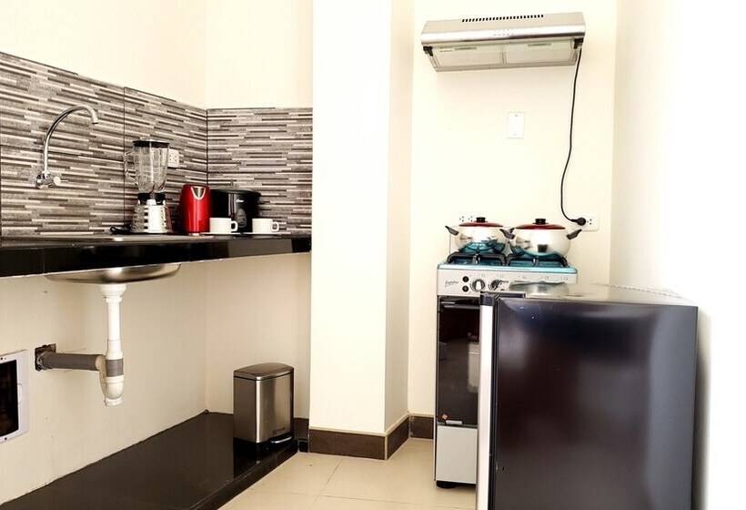 Economy Studio, Gran Imperial Premium