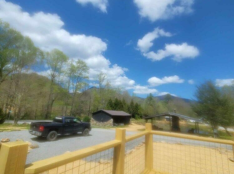 Бунгало Стандарт, Maggie Valley Cabin Rentals