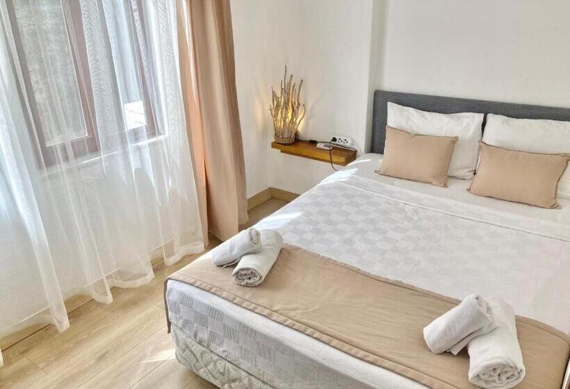 Апартаменты 1 Спальня с Балконом, Amigo Apartments