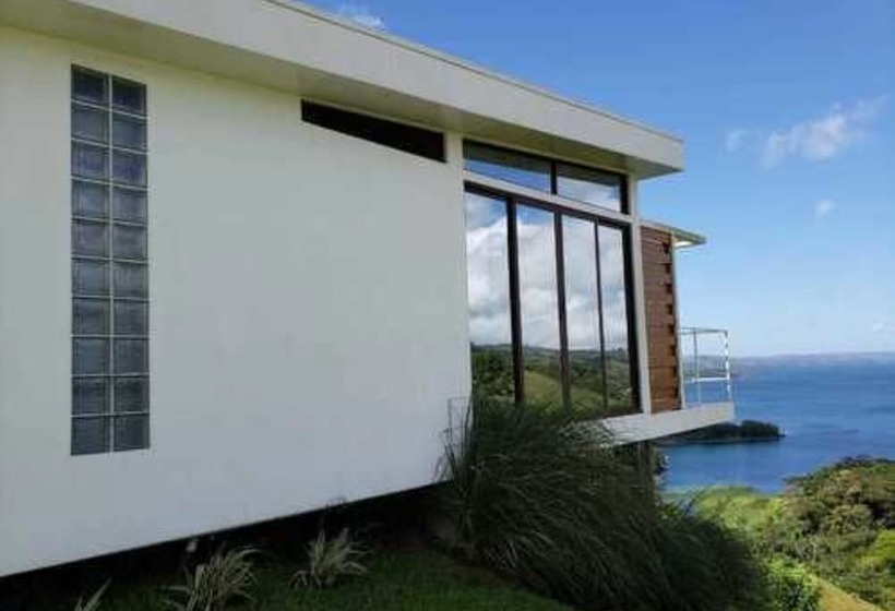 بانگلوی لوکس, Laguna Arenal