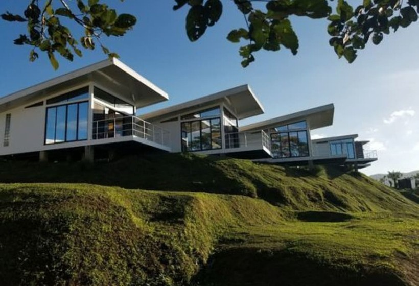 بانگلوی لوکس, Laguna Arenal