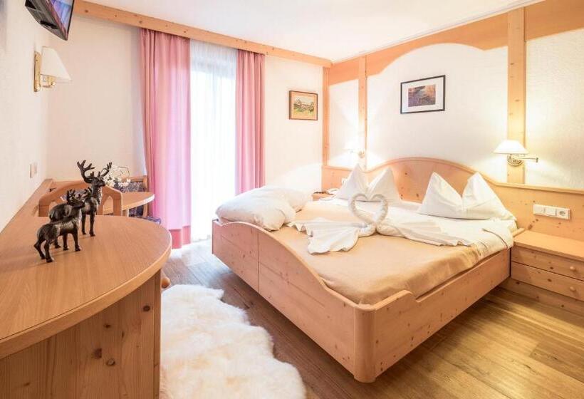 Classic room with balcony, Serena