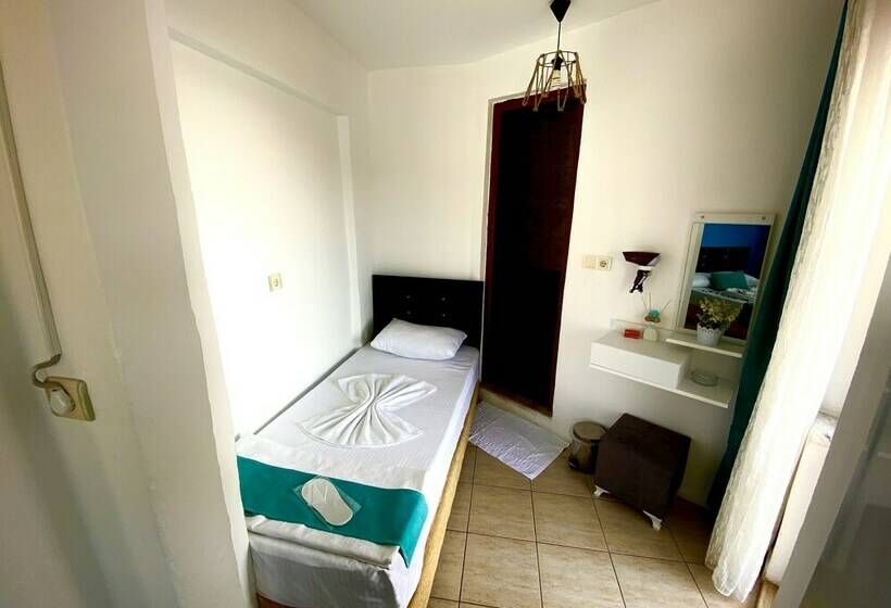 اتاق کلاسیک سه تخته, Sakin Otel