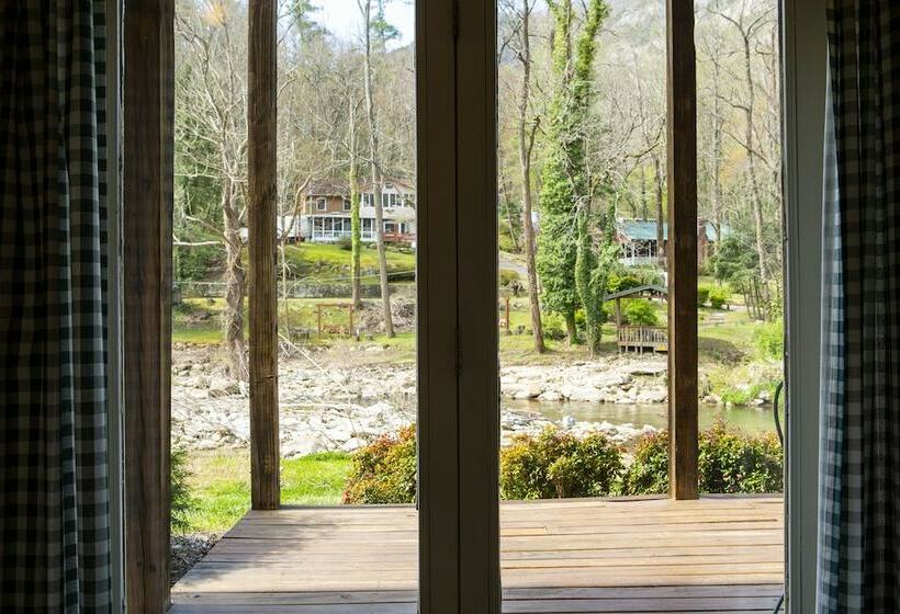 Апартаменты 1 Спальня, Chimney Rock Inn