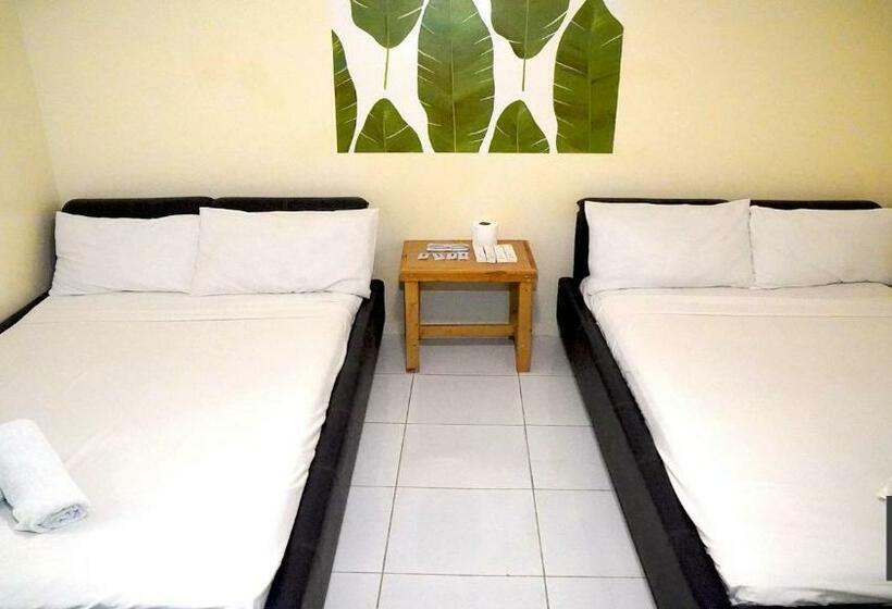 디럭스 4인 룸, Miami Heat Beach Resort
