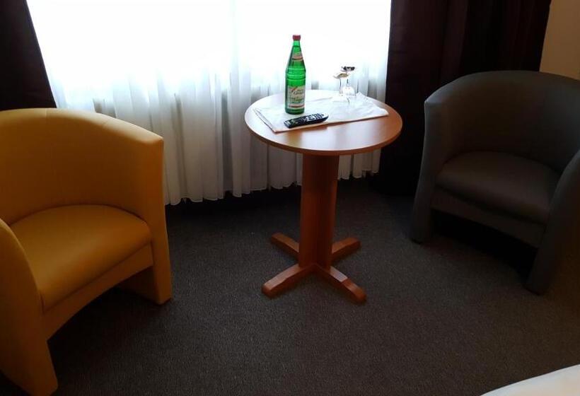 Номер Стандарт, Engel Altenau