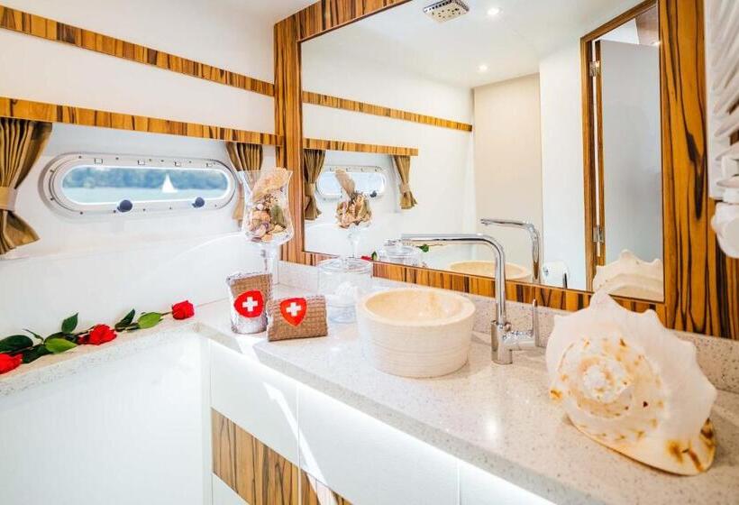 Номер Deluxe, Yachthotel Helvetia Spa  Und Wellnessdomizil