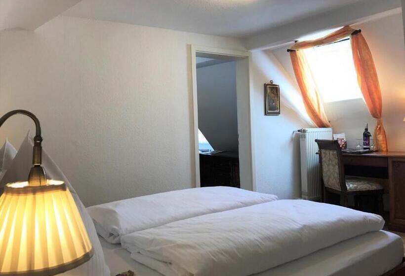 Quarto Triplo Estandar, Rathausglöckel