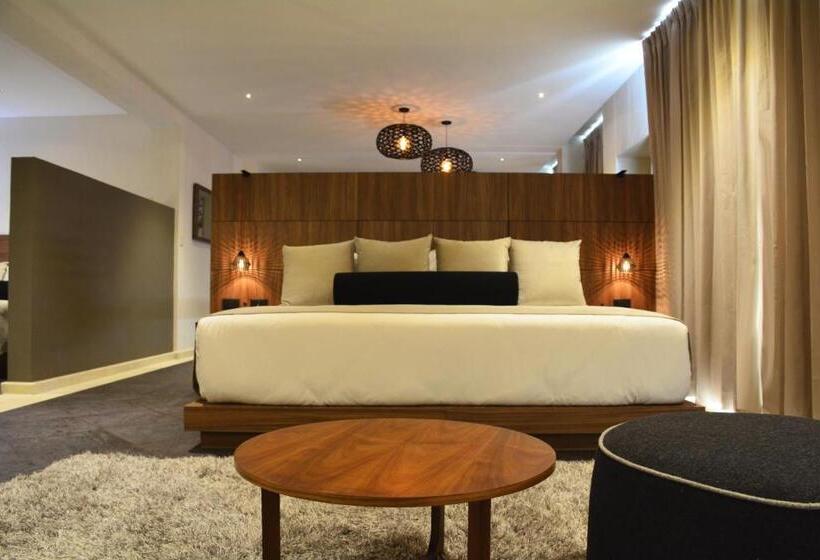 سوییت خانوادگی, Ilo Rojo Hotel Boutique