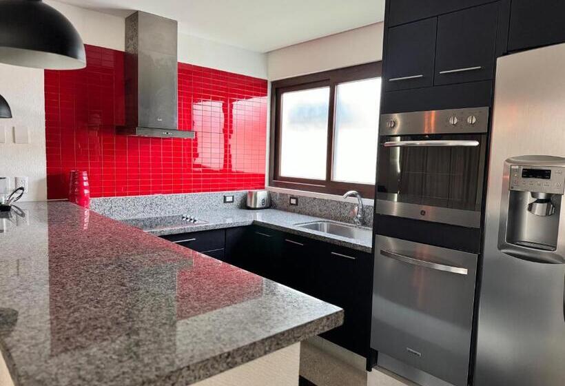 سوئیت پرزیدنت, Ilo Rojo Hotel Boutique
