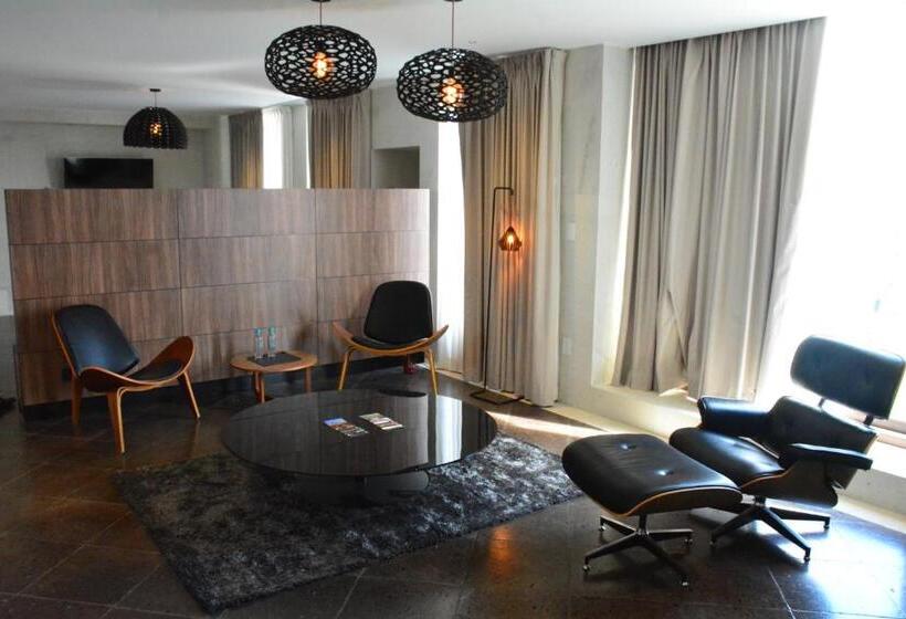 سوئیت پرزیدنت, Ilo Rojo Hotel Boutique