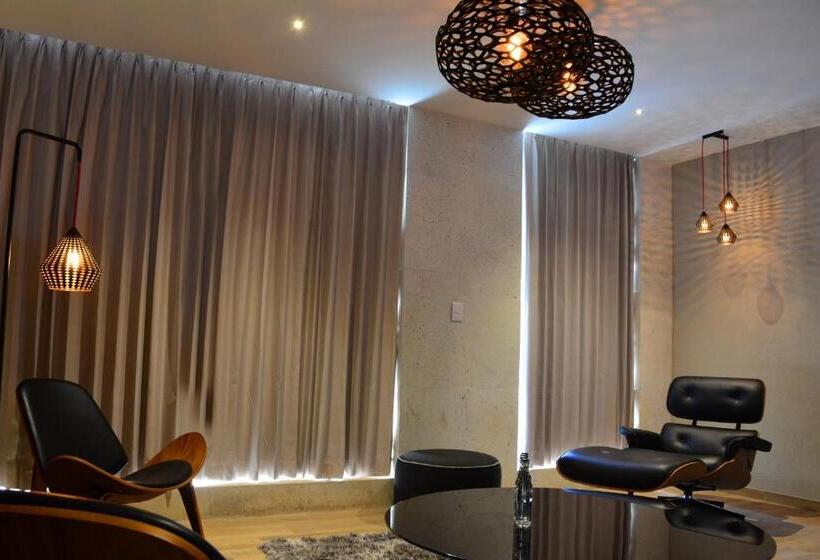 سوئیت پرزیدنت, Ilo Rojo Hotel Boutique