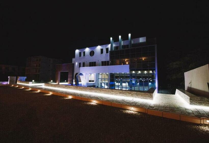 آپارتمان 1 خوابه با چشم‌انداز استخر, Liana