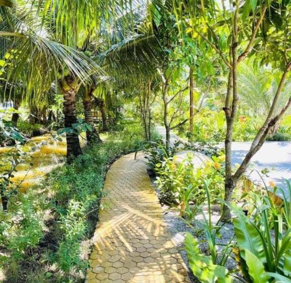 اتاق استاندارد با چشم‌انداز استخر, Hoang Phuc Resort