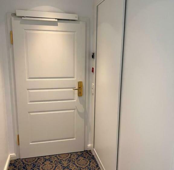 اتاق سوپریور, Art Hotel House One