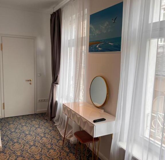 اتاق سوپریور, Art Hotel House One