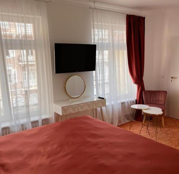 اتاق استاندارد با چشم‌انداز کوهستان, Art Hotel House One