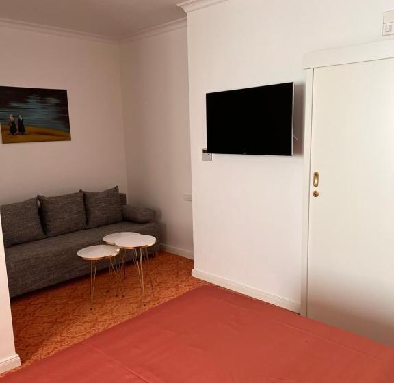 اتاق استاندارد با تخت بزرگ برای معلولان, Art Hotel House One