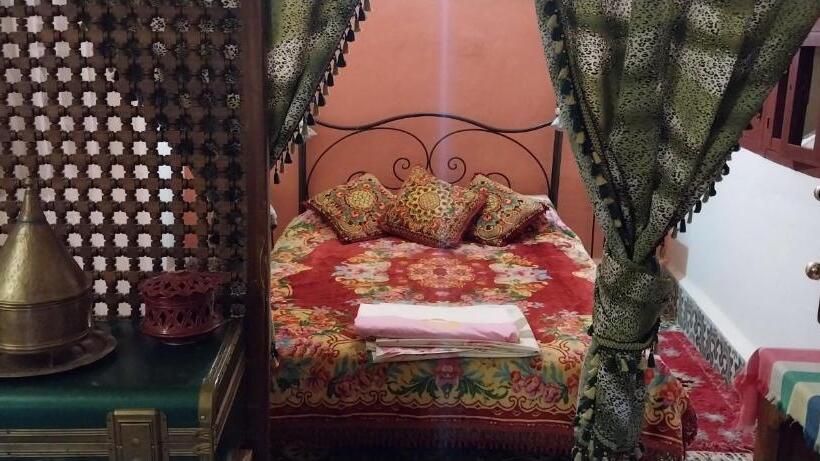 اتاق استاندارد سه نفره, Riad Lala Zakia