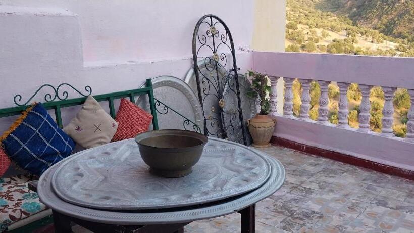اتاق استاندارد سه نفره, Riad Lala Zakia