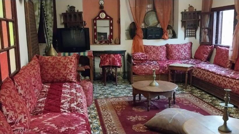 اتاق استاندارد سه نفره, Riad Lala Zakia