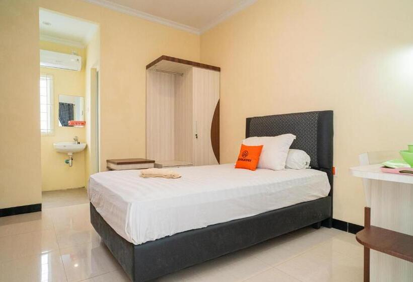 اتاق استاندارد یک نفره, Koolkost Syariah Near Jalan Ahmad Yani Banjarmasin 3