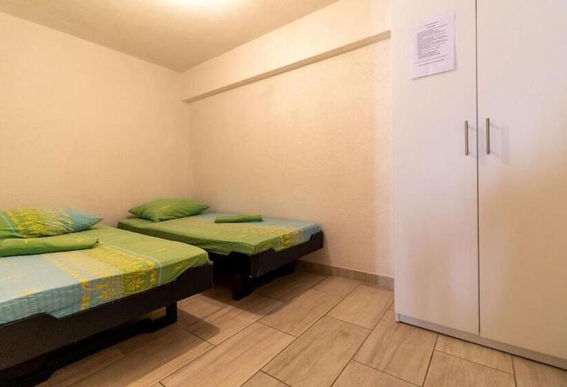 استودیو خانوادگی, Apartments Bozena