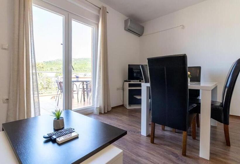 آپارتمان 1 خوابه با چشم‌انداز دریا, Apartments Bozena