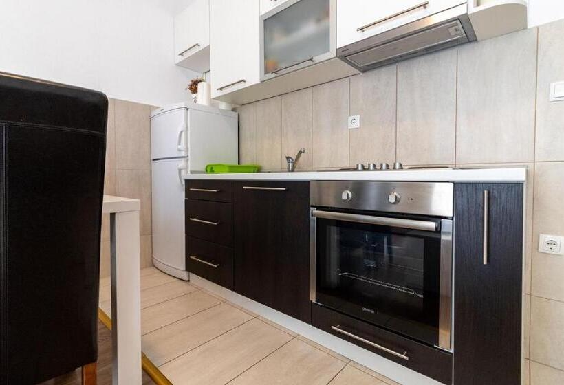 آپارتمان 1 خوابه با بالکن, Apartments Bozena